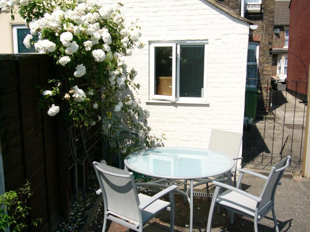 Comfortable Victorian 3 Bedroom Semi-Detached House With Fast Wi-Fi Sittingbourne Zimmer foto